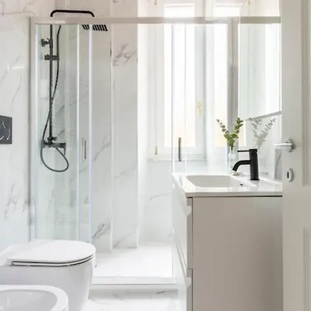 Sjr Luxury Trevi Fountain